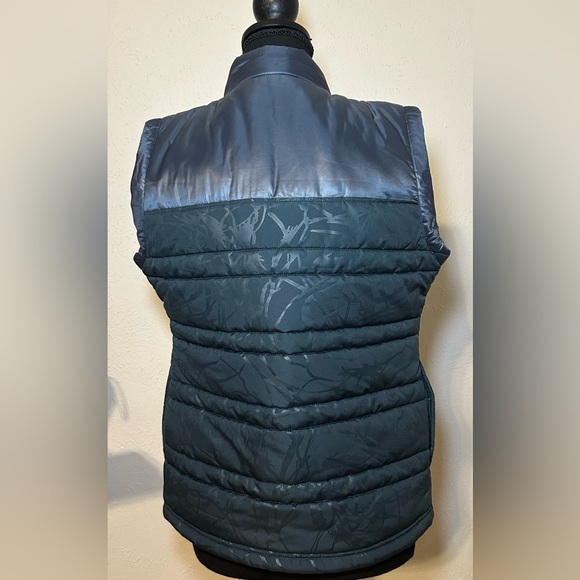 Under Armour vest size YMD - Picture 3 of 4
